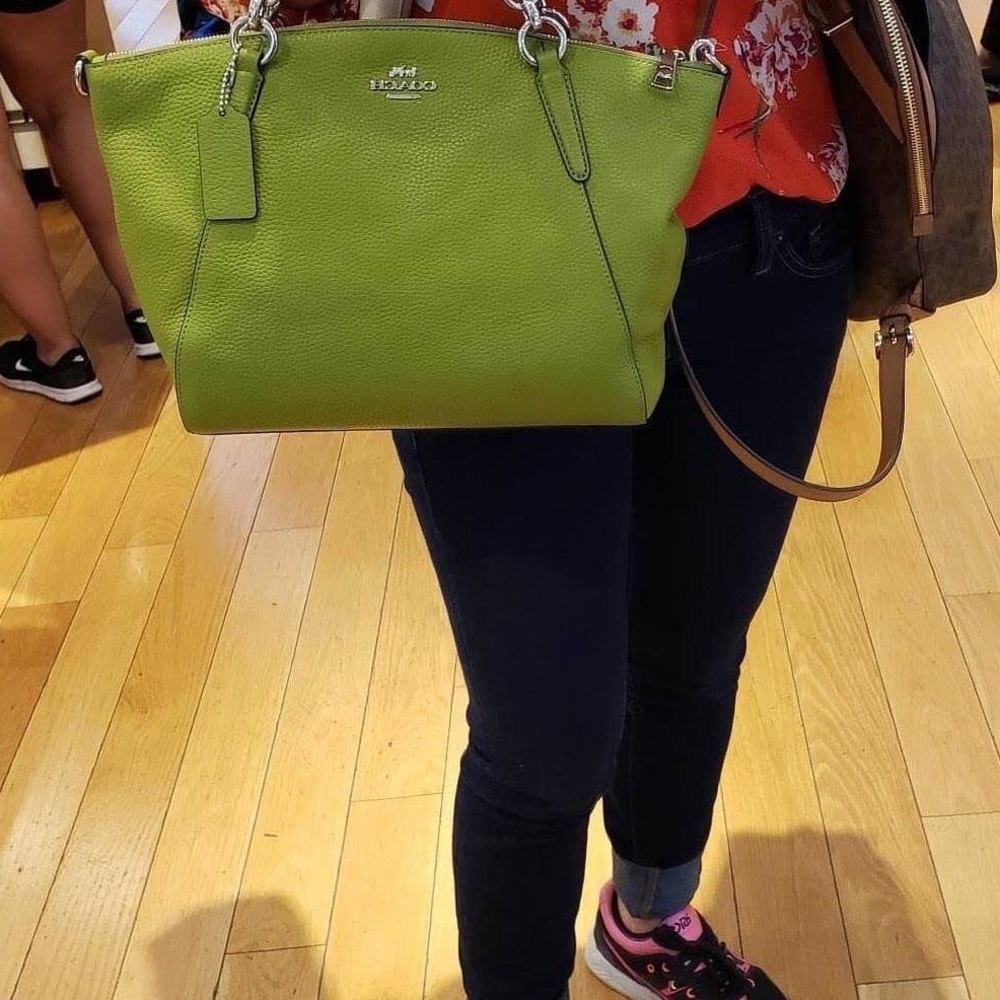 Brand new COACH SMALL KELSEY - Picture 2 of 9